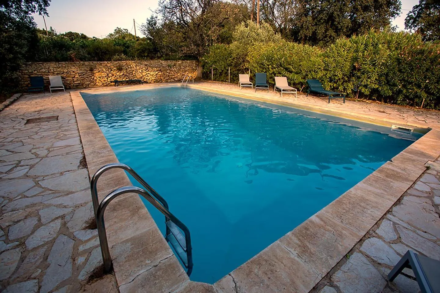 Mas Des Collines Villa Saint-Hippolyte-le-Graveyron 0*,  France